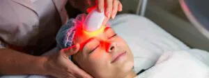 Combating Aging Skin Red Light Therapy vs. Traditional Anti Aging Treatments